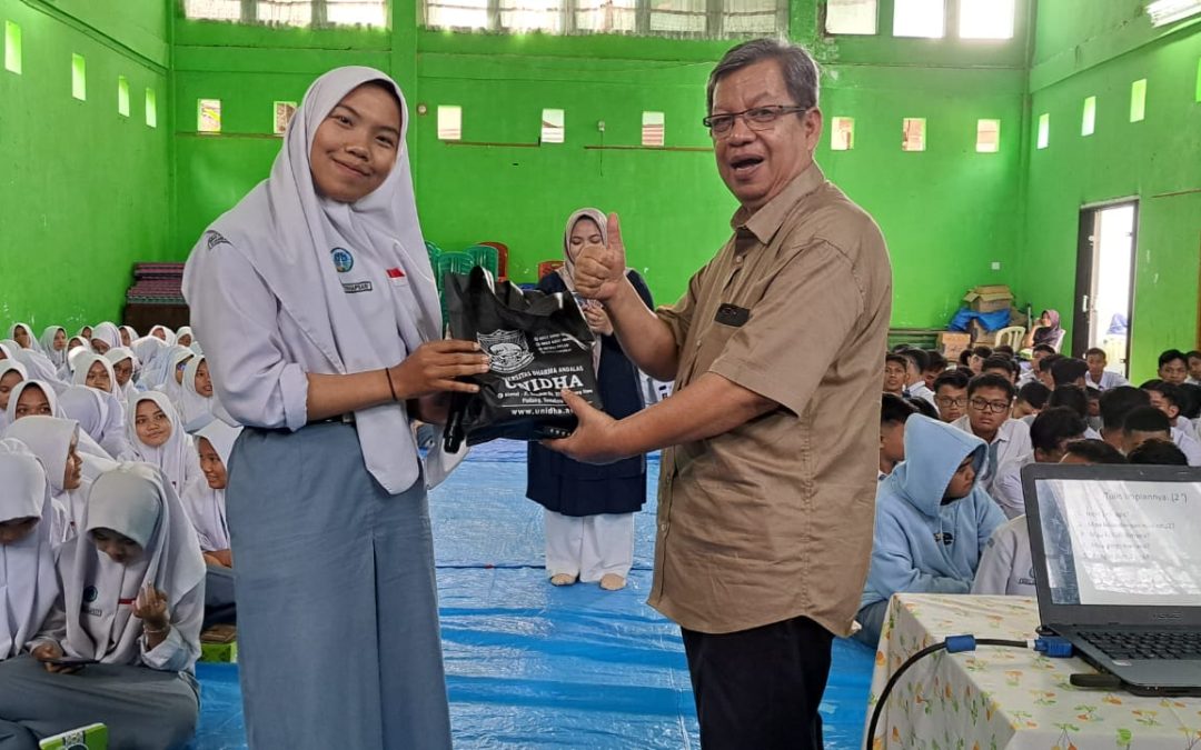 SMAN 1 Sawah Lunto students discover their full potential with Unidha’s motivational visit
