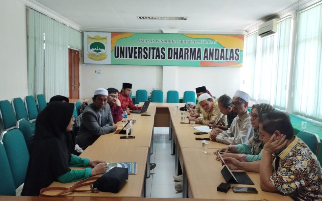 Penggagas IDBC (Islamic Digital Boarding College) Bersama Rektor Univ Dharma Andalas Sepakat Membangun Kampung IT