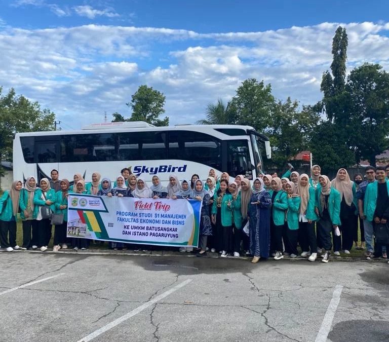S1 Manajemen FEB UNIDHA Laksanakan Field Trip ke UMKM Kab. Tanah Datar.