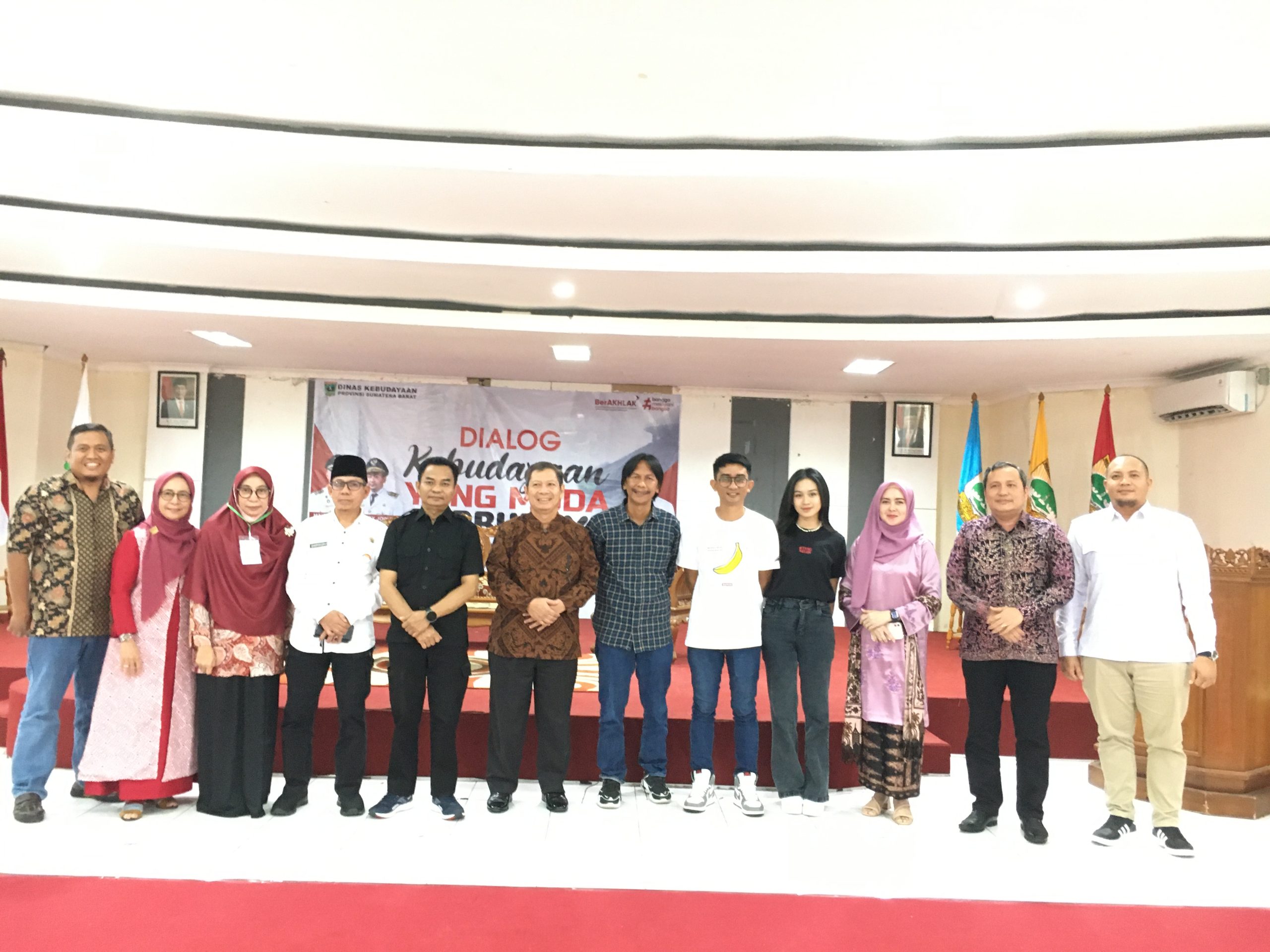 Kolaborasi UNIDHA dengan Dinas Kebudayaan Provinsi Sumatera Barat pada Dialog Kebudayaan “Yang Muda Berbudaya”.