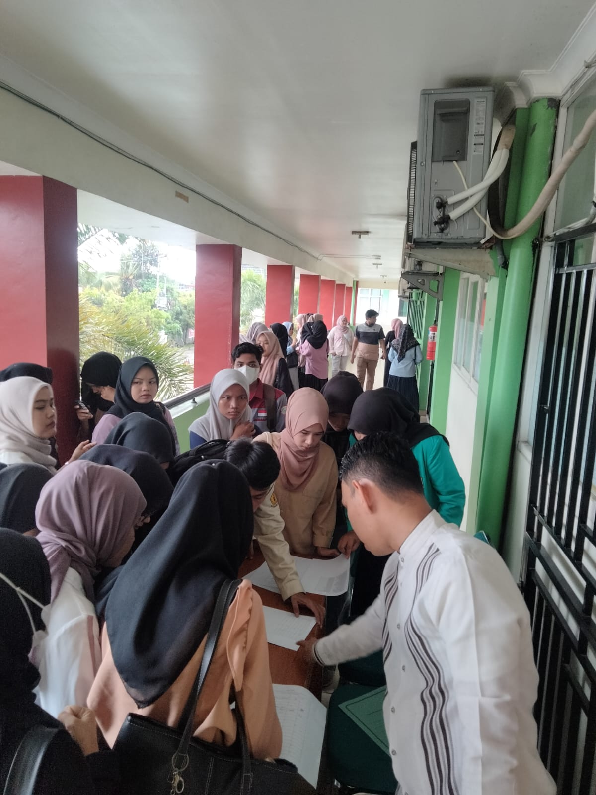 Seleksi Penerimaan bantuan biaya kuliah mahasiswa BAZNAS Universitas Dharma Andalas: 69 Peserta dari 3 Fakultas Ikuti Wawancara