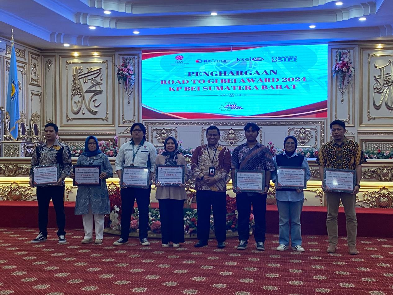 GISBEI Universitas Dharma Andalas Raih Juara 3 di Road To GI BEI Award 2024, PTS Terbaik di Sumbar
