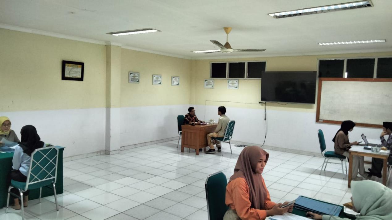 Seleksi bantuan biaya kuliah BAZNAS Sumbar; 70 Mahasiswa Dharma Andalas ikuti tahap Wawancara
