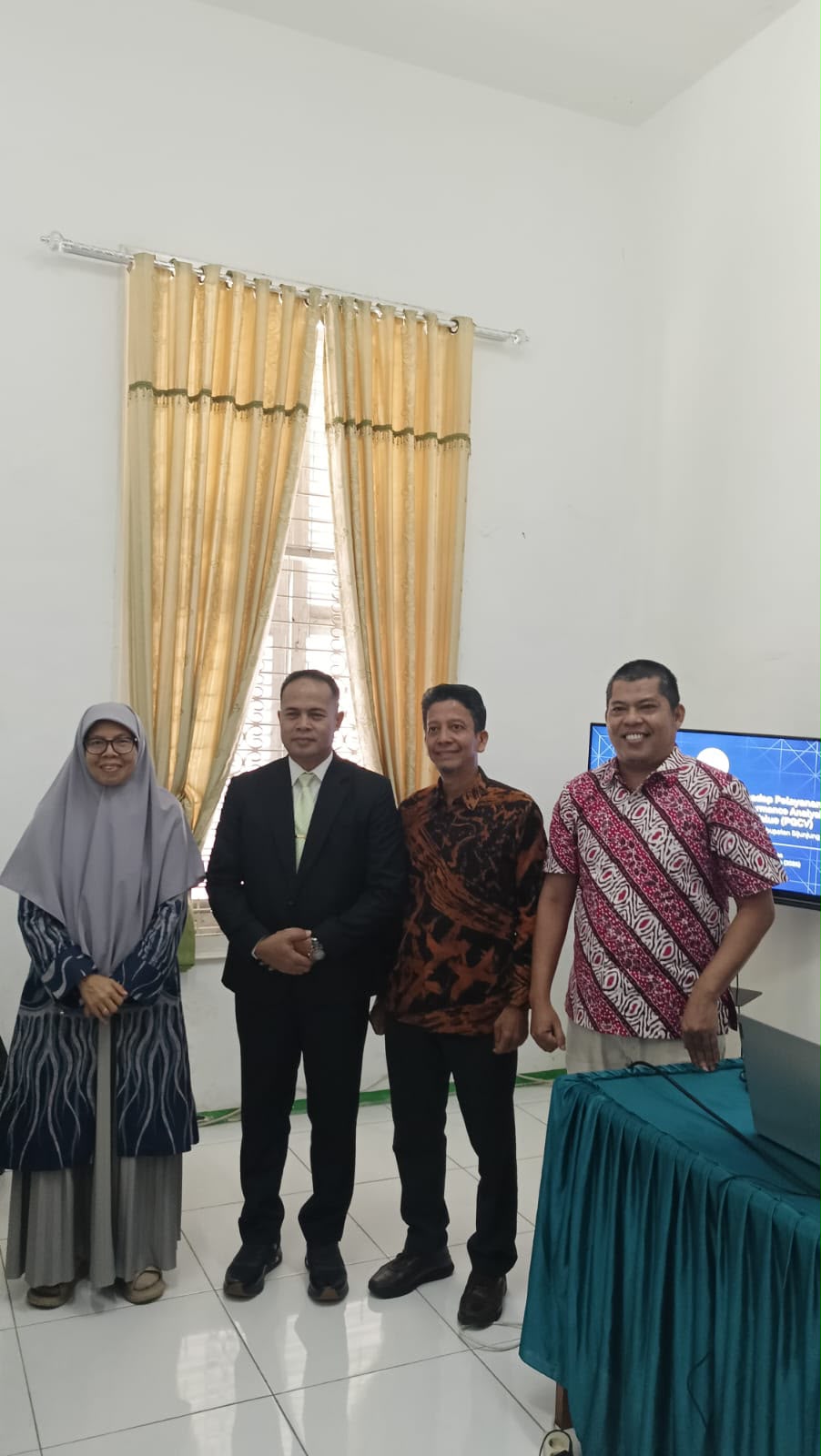 Wakil Bupati Sijunjung Raih Gelar Magister Manajemen dari UNIDHA, Tegaskan Pendidikan sebagai Investasi untuk Kemajuan Daerah